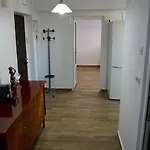Apartment Chic And Sunny Downtown