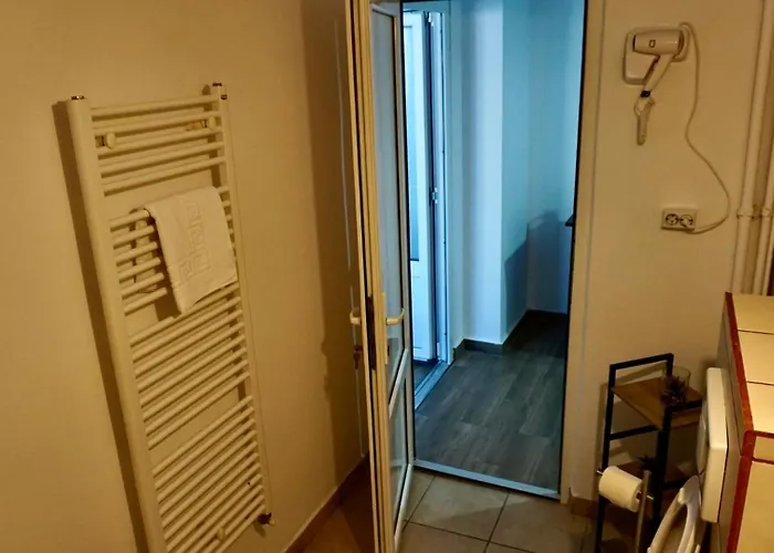 Chic And Sunny Downtown * Брашов