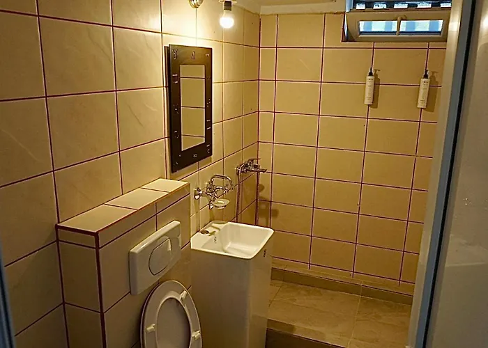 Chic And Sunny Downtown Апартаменты