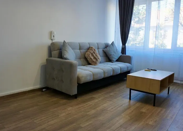 Апартаменты Chic And Sunny Downtown