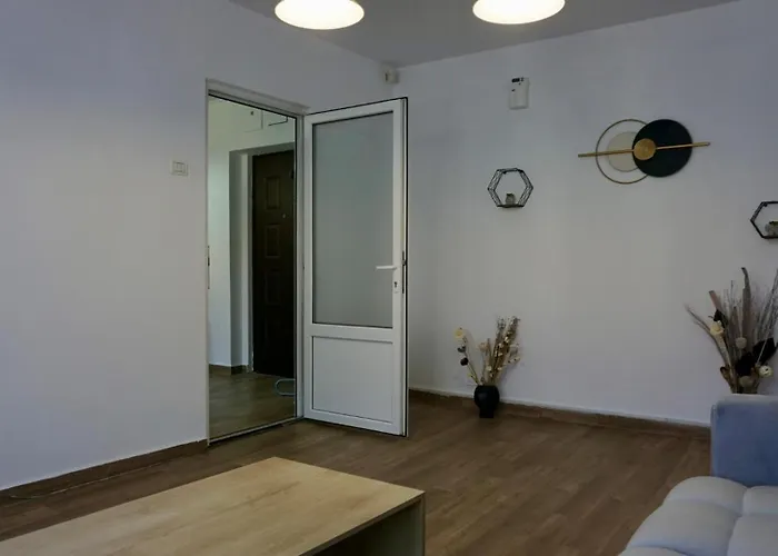 Chic And Sunny Downtown