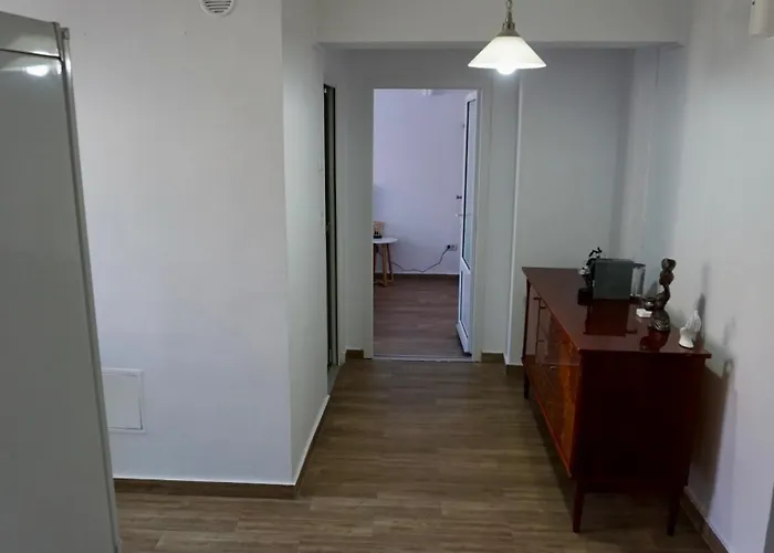 Апартаменты Chic And Sunny Downtown *